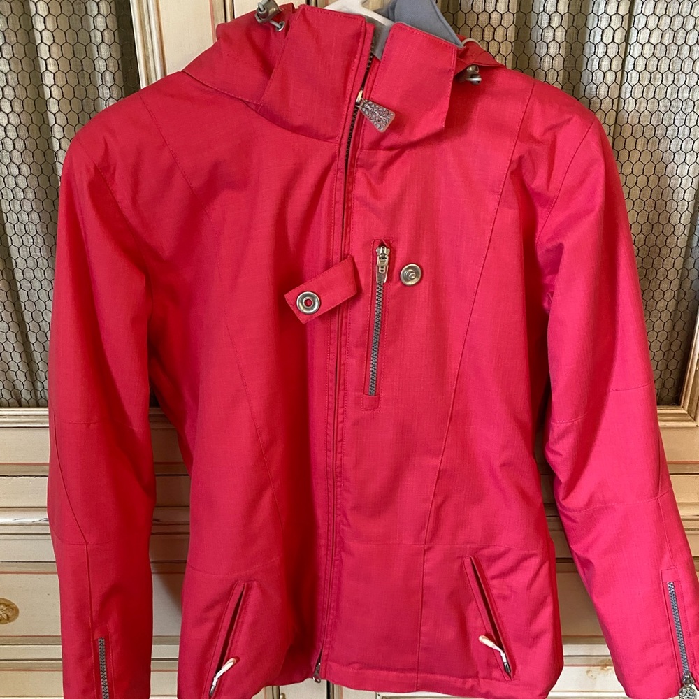 Women’s snowboard/ski jacket, Obermeyer, bright pink, removable hood, deatiled